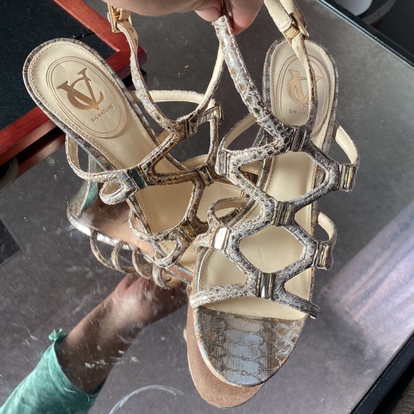 - CV. Signature - Picture 9 of 10